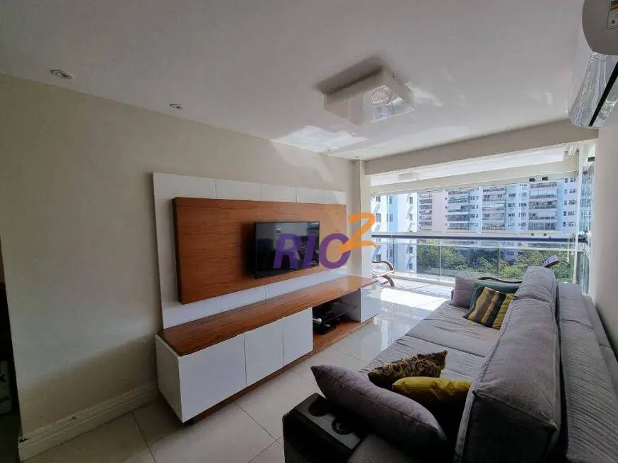 Foto 1 de Apartamento com 3 Quartos para alugar, 91m² em Jacarepaguá, Rio de Janeiro