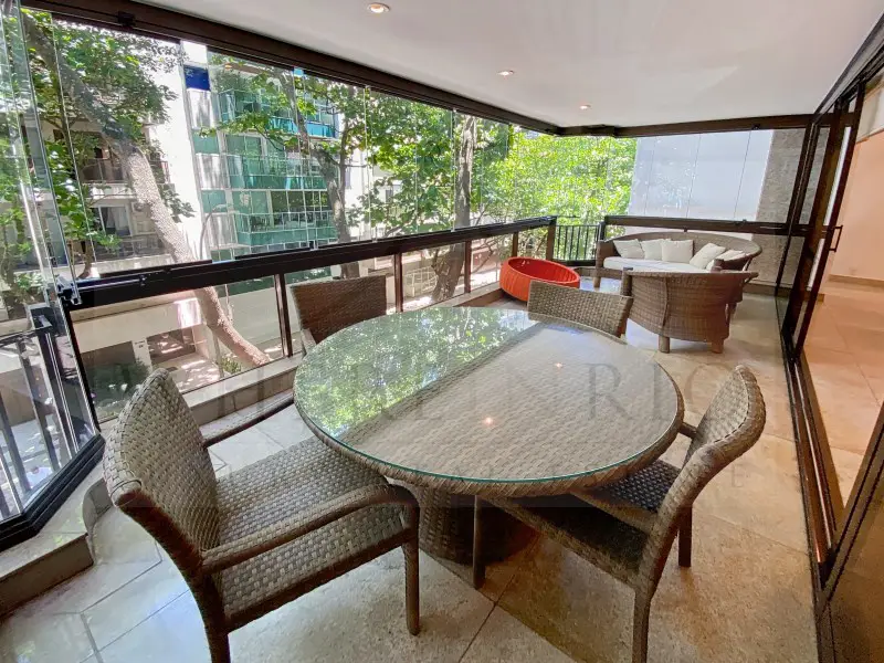 Foto 2 de Apartamento com 3 Quartos para alugar, 200m² em Leblon, Rio de Janeiro