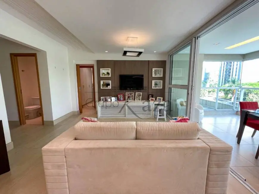 Foto 2 de Apartamento com 3 Quartos à venda, 160m² em Parque Residencial Aquarius, São José dos Campos