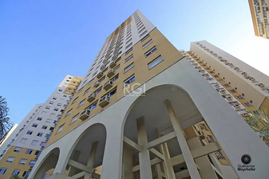 Foto 2 de Apartamento com 3 Quartos à venda, 65m² em Partenon, Porto Alegre