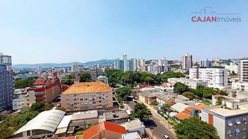Foto 2 de Apartamento com 3 Quartos à venda, 83m² em Santana, Porto Alegre