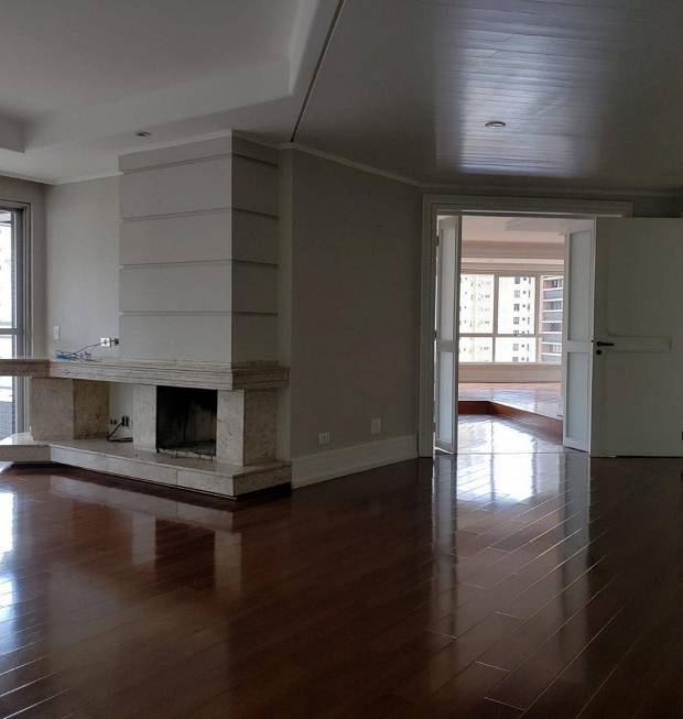 Foto 3 de Apartamento com 4 Quartos à venda, 248m² em Água Verde, Curitiba
