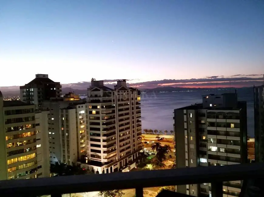 Foto 5 de Apartamento com 4 Quartos para alugar, 264m² em Centro, Florianópolis