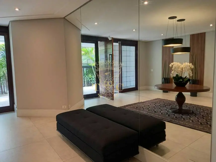 Foto 1 de Apartamento com 4 Quartos para venda ou aluguel, 208m² em Moema, São Paulo