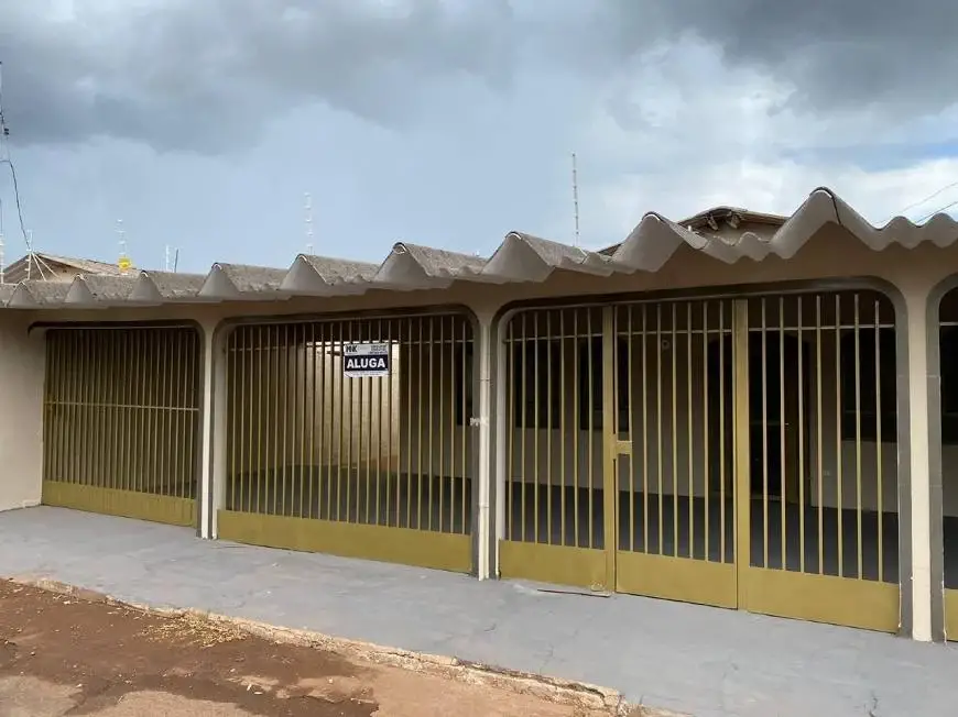 Foto 1 de Casa com 2 Quartos para alugar, 100m² em Coophamat, Campo Grande