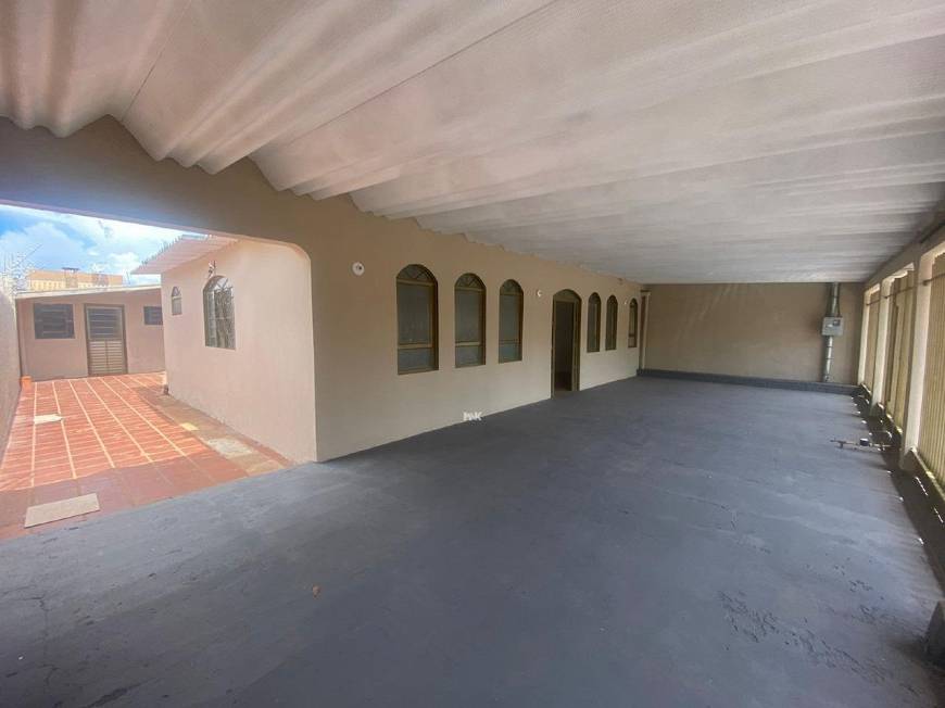 Foto 2 de Casa com 2 Quartos para alugar, 100m² em Coophamat, Campo Grande