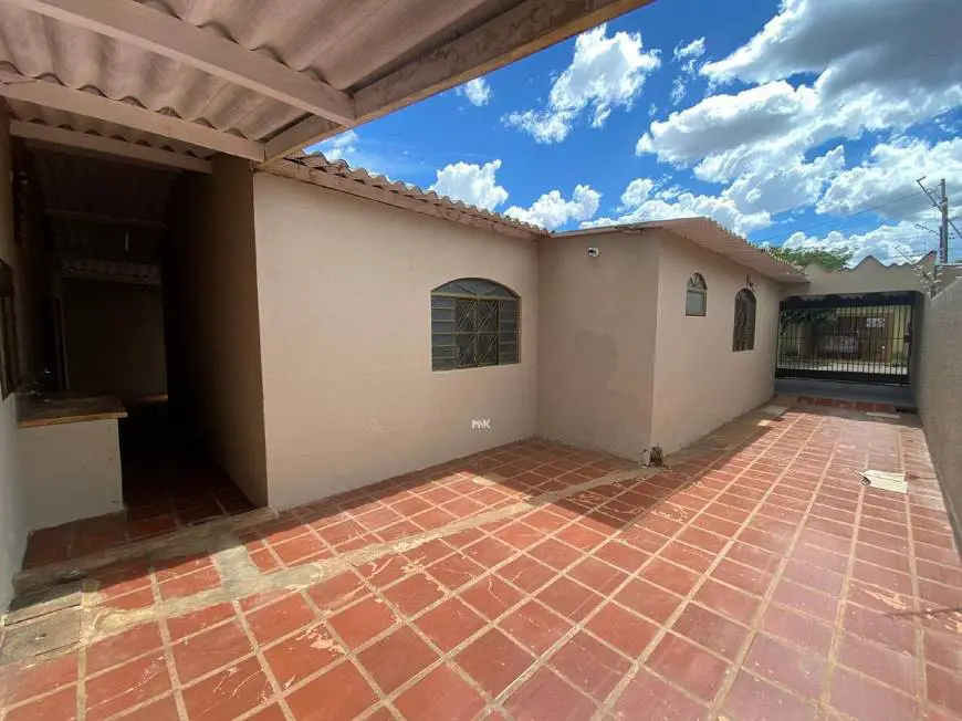 Foto 3 de Casa com 2 Quartos para alugar, 100m² em Coophamat, Campo Grande