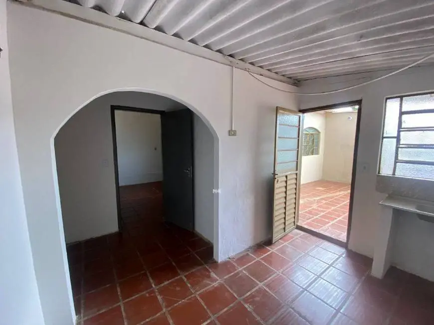 Foto 5 de Casa com 2 Quartos para alugar, 100m² em Coophamat, Campo Grande