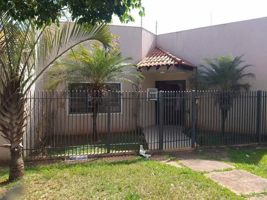 Foto 1 de Casa com 2 Quartos para alugar, 330m² em Vila Miguel Couto, Campo Grande