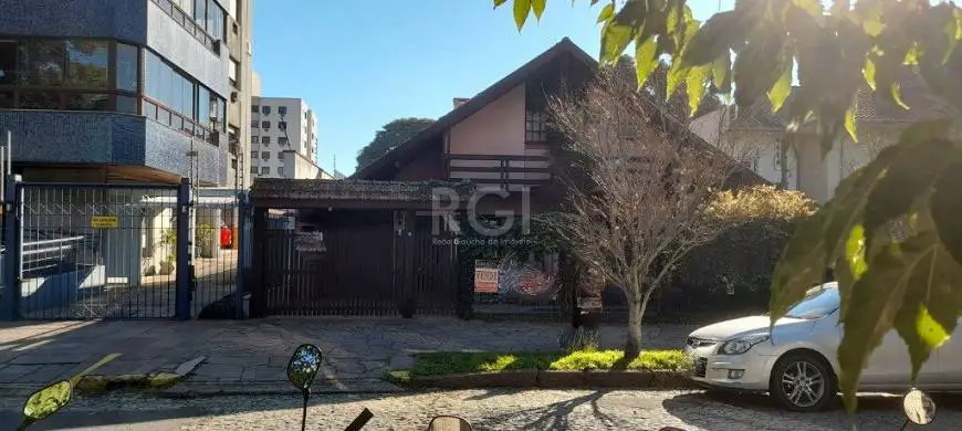 Foto 1 de Casa com 3 Quartos à venda, 300m² em Petrópolis, Porto Alegre