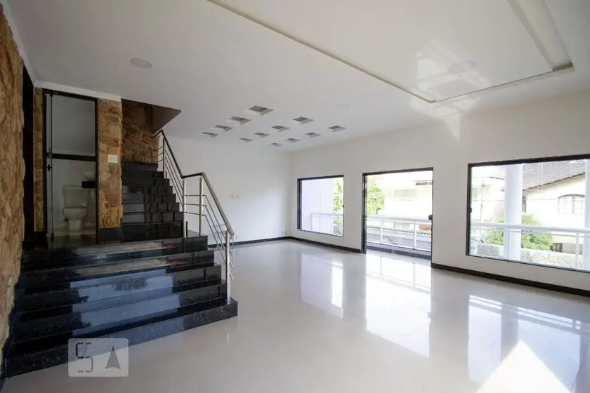Foto 1 de Casa com 3 Quartos para alugar, 350m² em Recreio Dos Bandeirantes, Rio de Janeiro