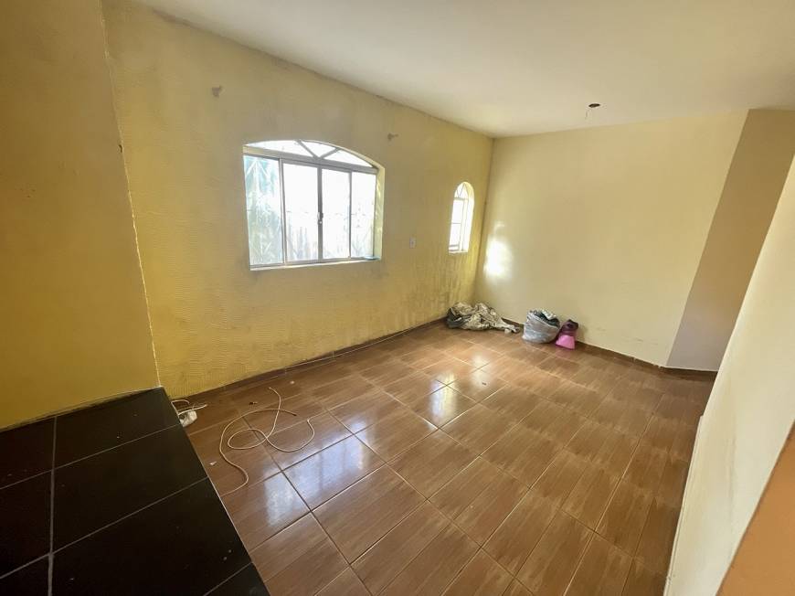Foto 2 de Casa com 3 Quartos para alugar, 70m² em Vila Nova Vista, Sabará