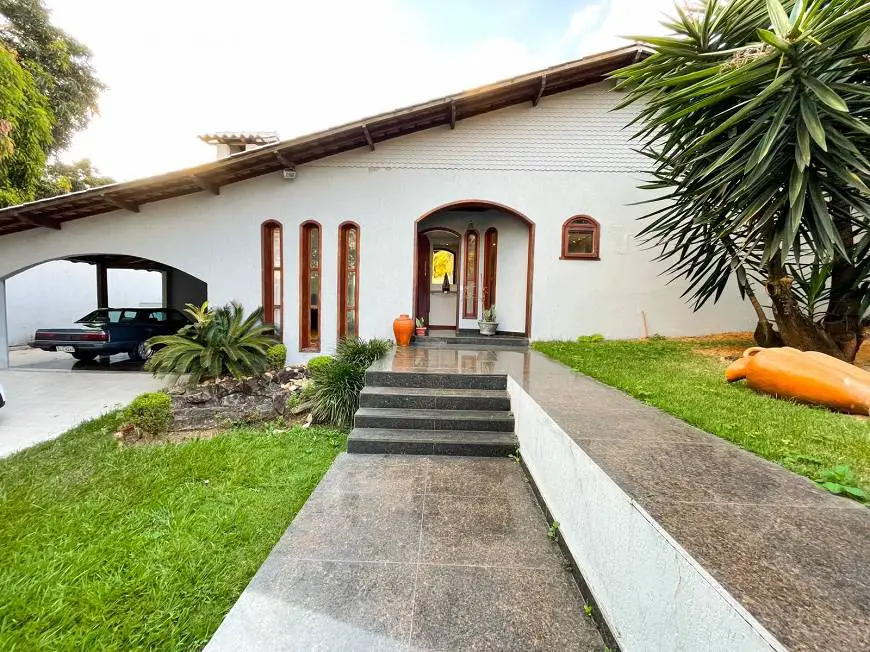 Foto 4 de Casa com 4 Quartos à venda, 525m² em Bandeirantes, Belo Horizonte