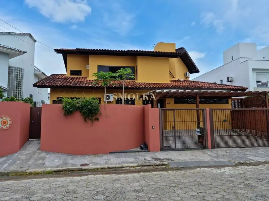 Foto 1 de Casa com 4 Quartos à venda, 267m² em Córrego Grande, Florianópolis