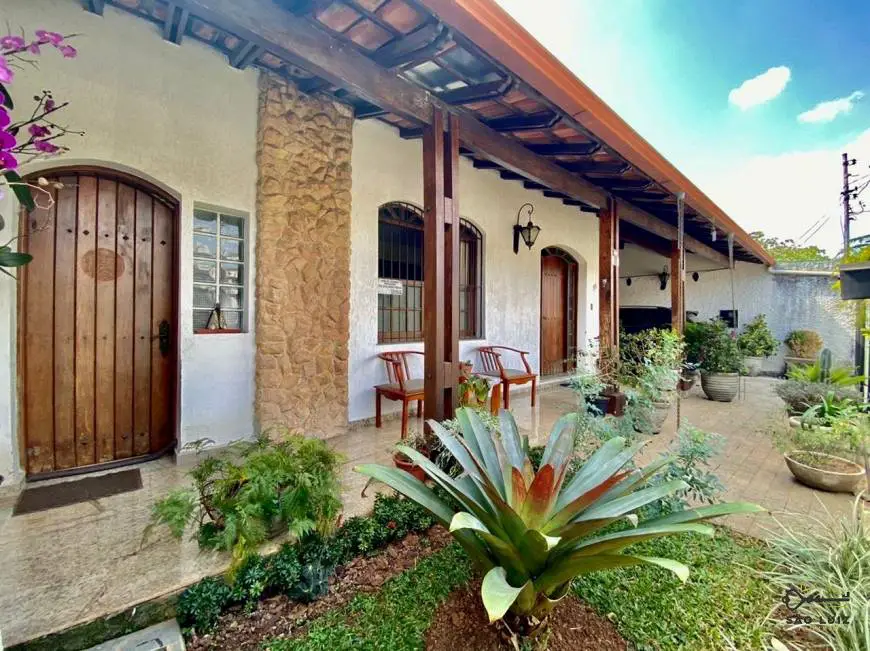 Foto 2 de Casa com 4 Quartos à venda, 241m² em Jaraguá, Belo Horizonte