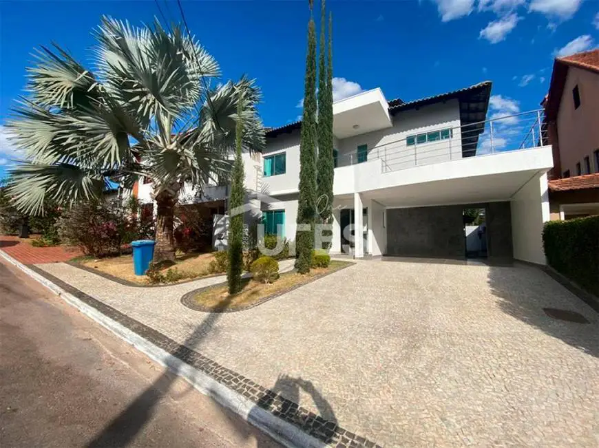 Foto 1 de Casa com 4 Quartos à venda, 282m² em Jardins Madri, Goiânia