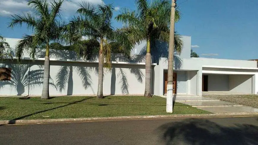 Foto 1 de Casa de Condomínio com 3 Quartos para alugar, 440m² em Cidade Jardim, Araraquara