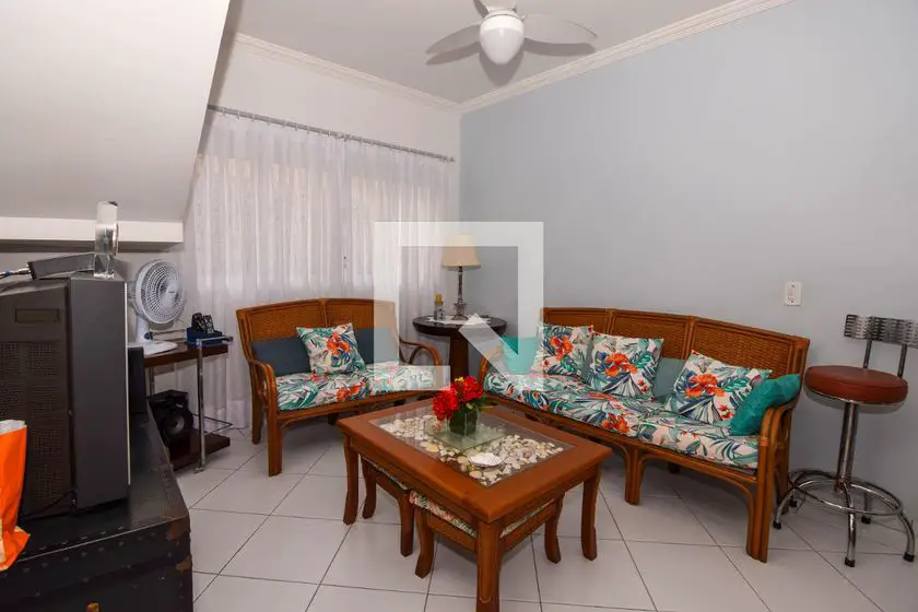 Foto 1 de Casa de Condomínio com 3 Quartos para alugar, 152m² em Enseada, Guarujá