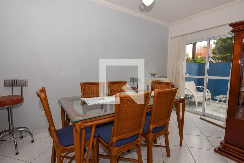 Foto 2 de Casa de Condomínio com 3 Quartos para alugar, 152m² em Enseada, Guarujá