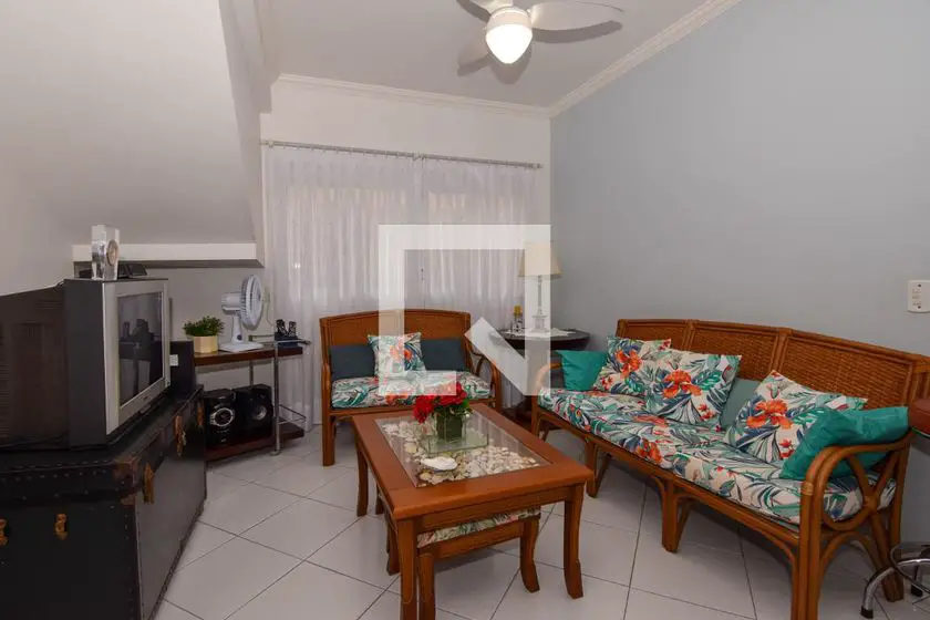 Foto 3 de Casa de Condomínio com 3 Quartos para alugar, 152m² em Enseada, Guarujá