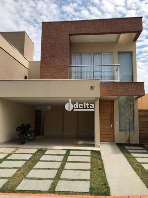 Foto 1 de Casa de Condomínio com 3 Quartos para alugar, 150m² em Granja Marileusa , Uberlândia