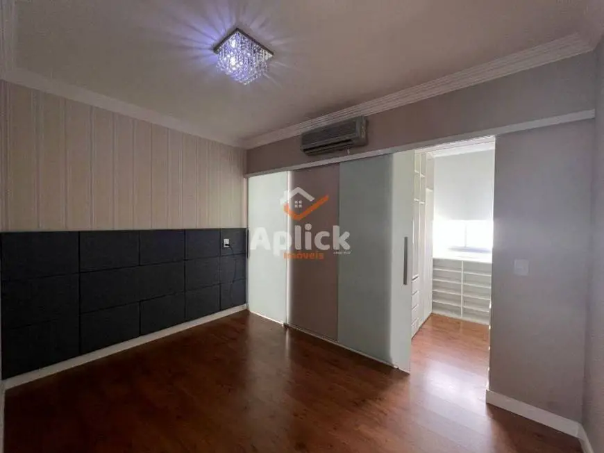Foto 1 de Casa de Condomínio com 3 Quartos à venda, 220m² em Morada de Laranjeiras, Serra
