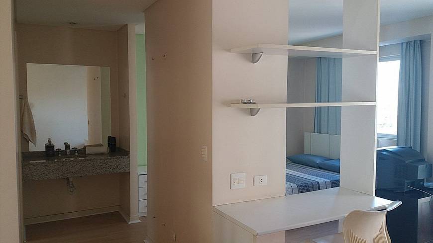 Foto 3 de Apartamento com 1 Quarto à venda, 39m² em Centro, Curitiba