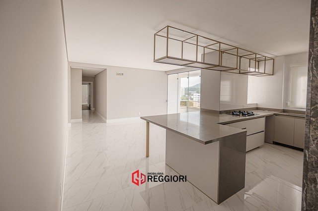 Foto 1 de Apartamento com 3 Quartos à venda, 224m² em Anita Garibaldi, Joinville