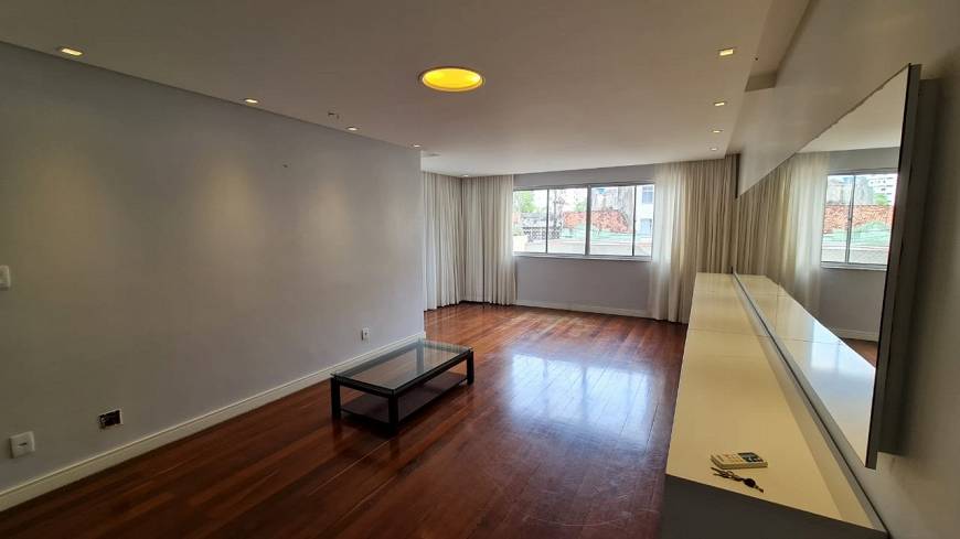 Foto 5 de Apartamento com 3 Quartos à venda, 145m² em Barra, Salvador