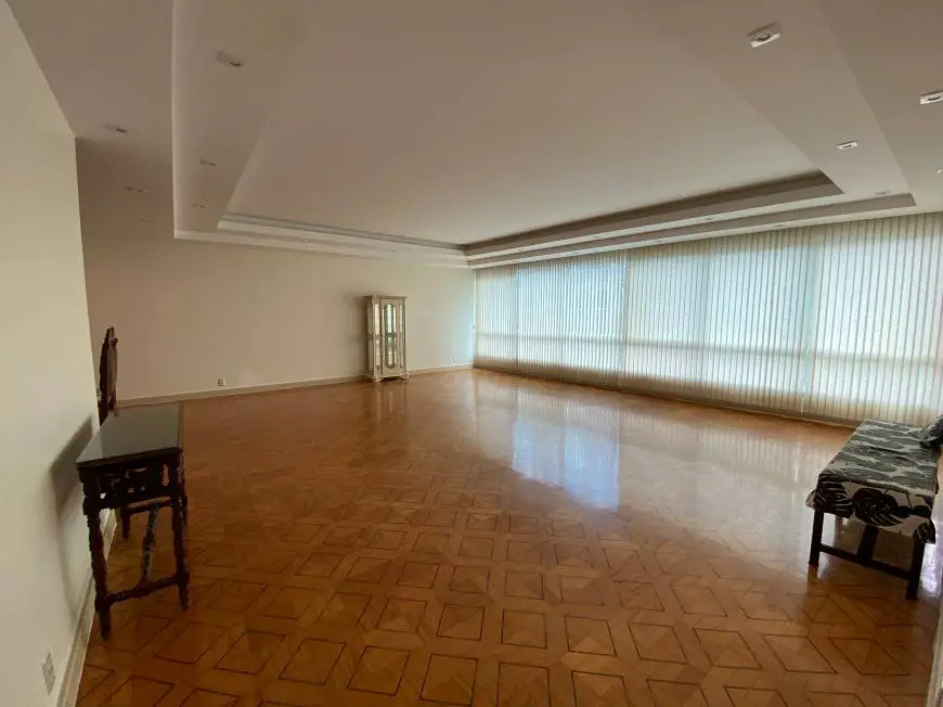 Foto 1 de Apartamento com 3 Quartos para alugar, 180m² em Copacabana, Rio de Janeiro