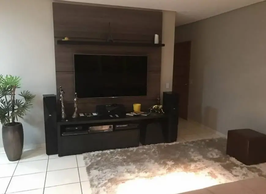 Foto 2 de Apartamento com 3 Quartos à venda, 110m² em Jardim Petrópolis, Cuiabá