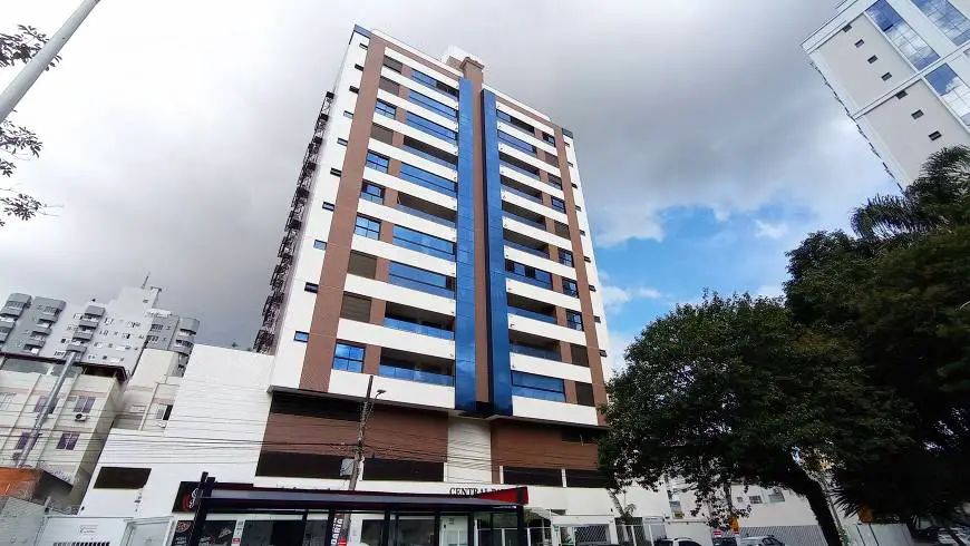 Foto 1 de Apartamento com 3 Quartos à venda, 164m² em Kobrasol, São José