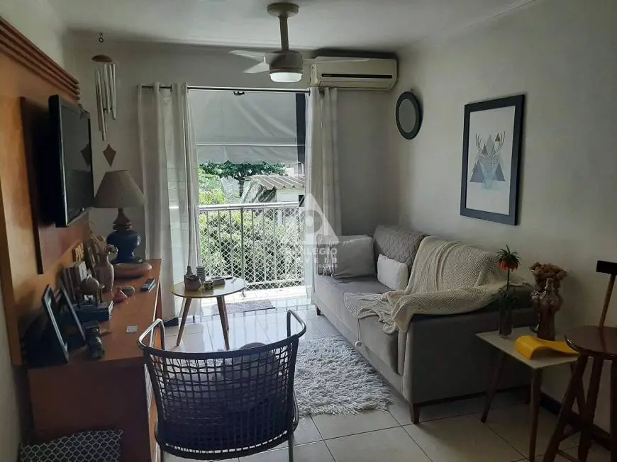 Foto 1 de Apartamento com 3 Quartos à venda, 64m² em Marechal Hermes, Rio de Janeiro