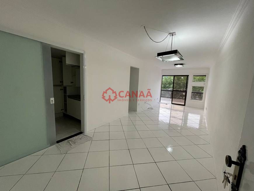 Foto 2 de Apartamento com 3 Quartos à venda, 100m² em Parque das Palmeiras, Angra dos Reis