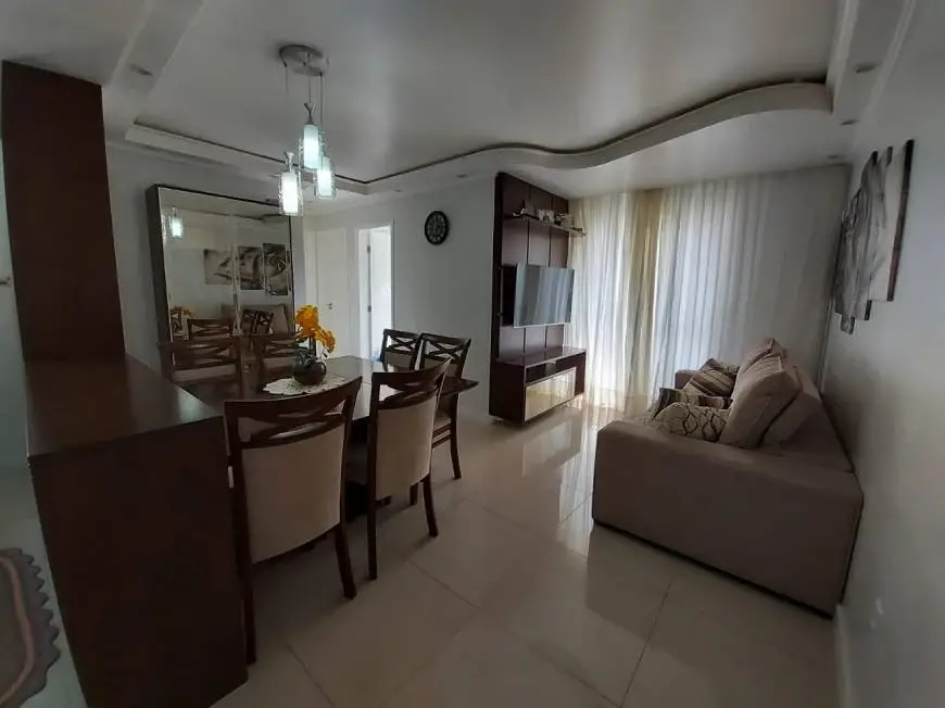 Foto 1 de Apartamento com 3 Quartos à venda, 57m² em Uberaba, Curitiba