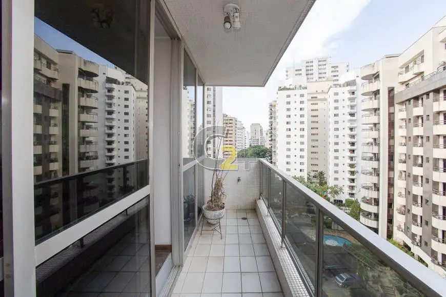 Foto 1 de Apartamento com 4 Quartos à venda, 232m² em Higienópolis, São Paulo