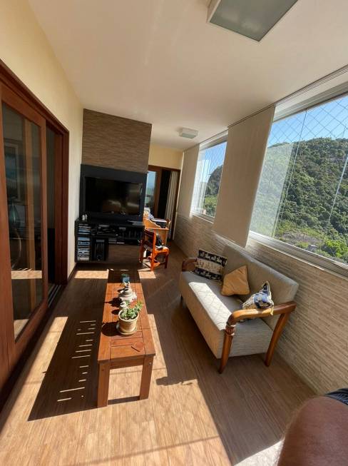 Foto 1 de Apartamento com 4 Quartos à venda, 143m² em Praia da Costa, Vila Velha