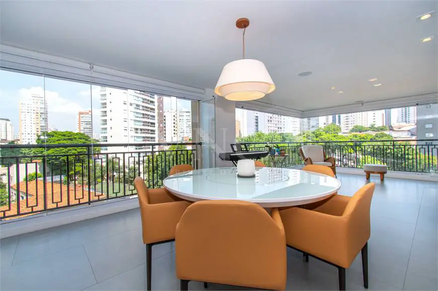 Foto 1 de Apartamento com 4 Quartos para alugar, 250m² em Vila Mariana, São Paulo