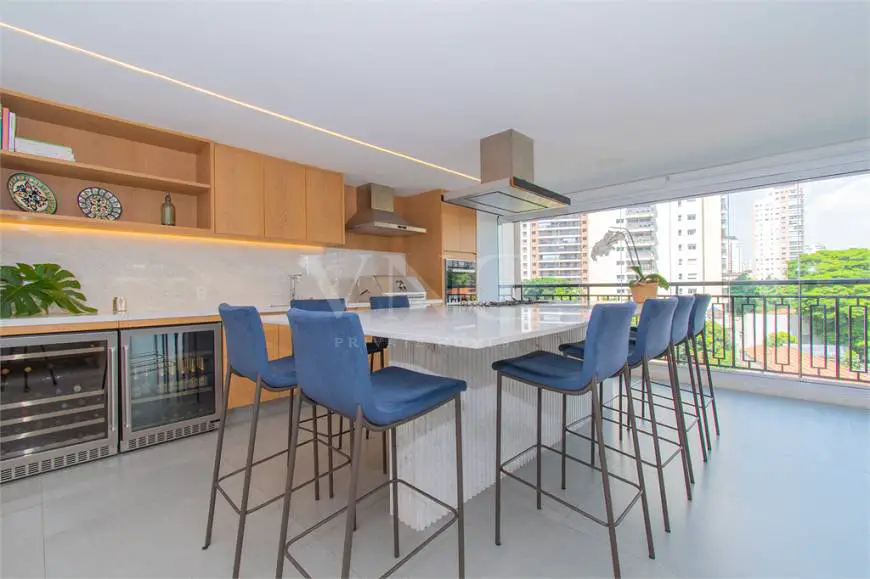 Foto 2 de Apartamento com 4 Quartos para alugar, 250m² em Vila Mariana, São Paulo