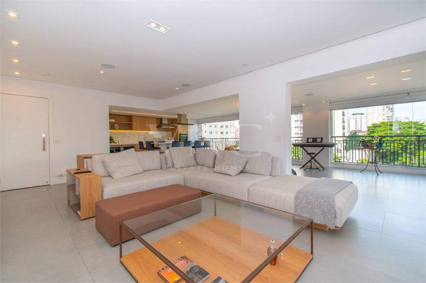 Foto 4 de Apartamento com 4 Quartos para alugar, 250m² em Vila Mariana, São Paulo