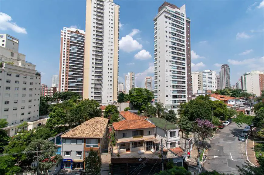 Foto 5 de Apartamento com 4 Quartos para alugar, 250m² em Vila Mariana, São Paulo