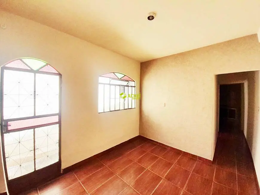 Foto 1 de Casa com 2 Quartos para alugar, 50m² em Porto Velho, Divinópolis