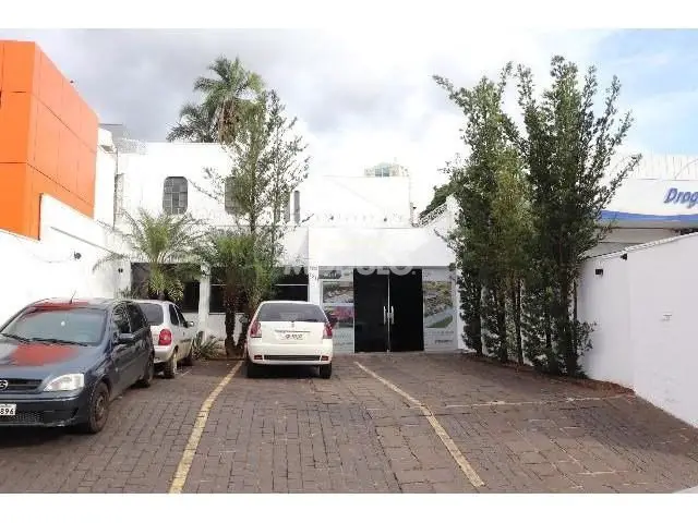 Foto 1 de Casa com 3 Quartos para alugar, 260m² em Centro, Uberlândia
