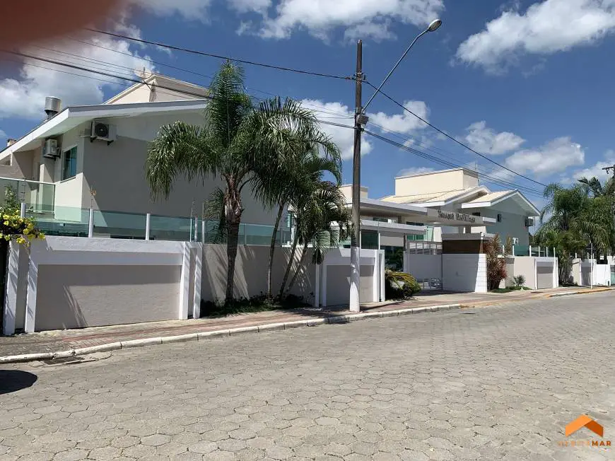 Foto 2 de Casa com 3 Quartos à venda, 122m² em Perequê, Porto Belo