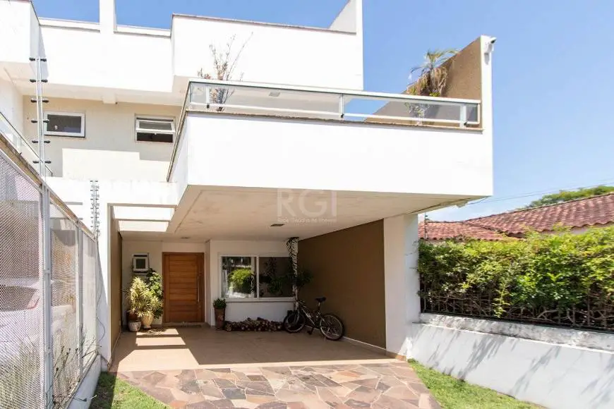 Foto 1 de Casa com 3 Quartos à venda, 212m² em Tristeza, Porto Alegre