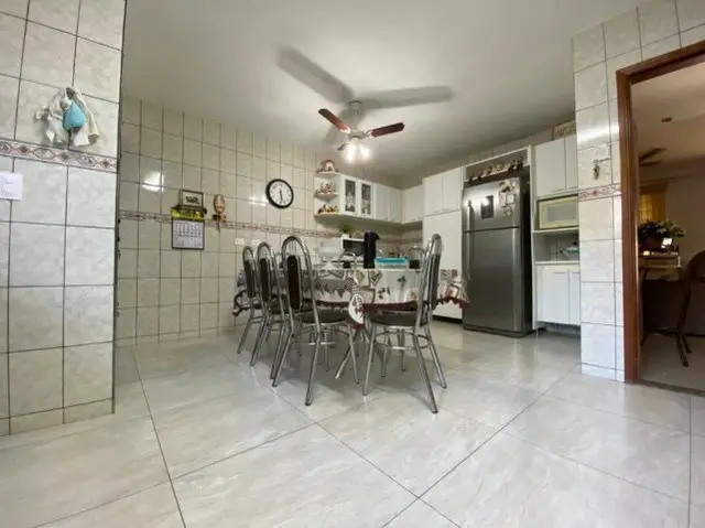 Foto 4 de Casa com 4 Quartos à venda, 300m² em Antares, Londrina