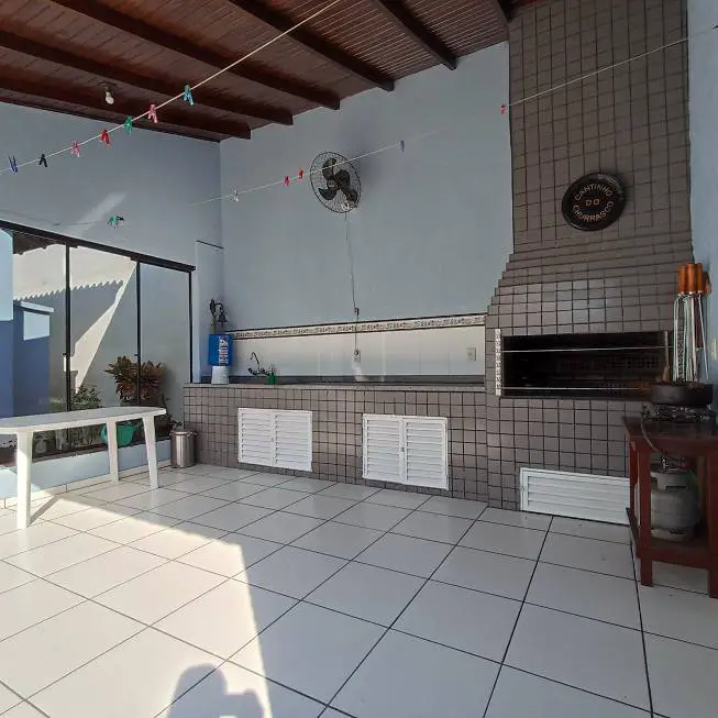 Foto 5 de Casa com 4 Quartos à venda, 250m² em Medianeira, Porto Alegre