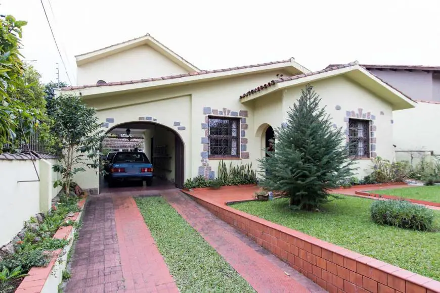 Foto 2 de Casa com 4 Quartos à venda, 228m² em Vila Assunção, Porto Alegre