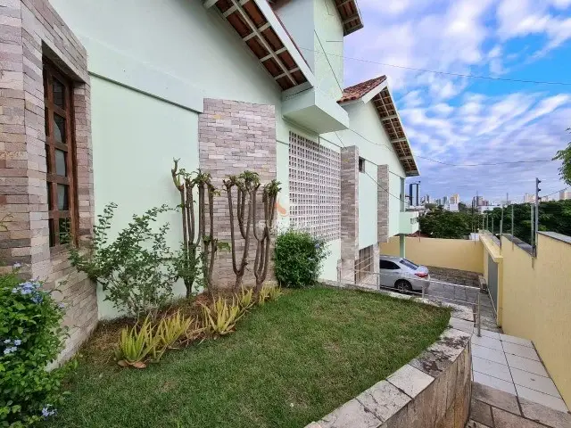 Foto 1 de Casa com 5 Quartos à venda, 310m² em Alto Branco, Campina Grande