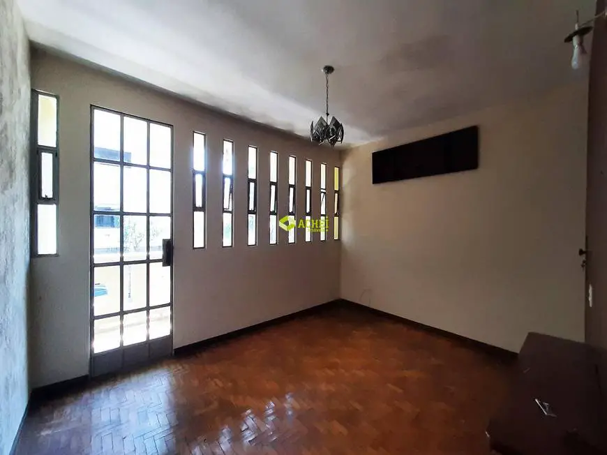 Foto 2 de Casa com 5 Quartos para alugar, 633m² em Centro, Divinópolis